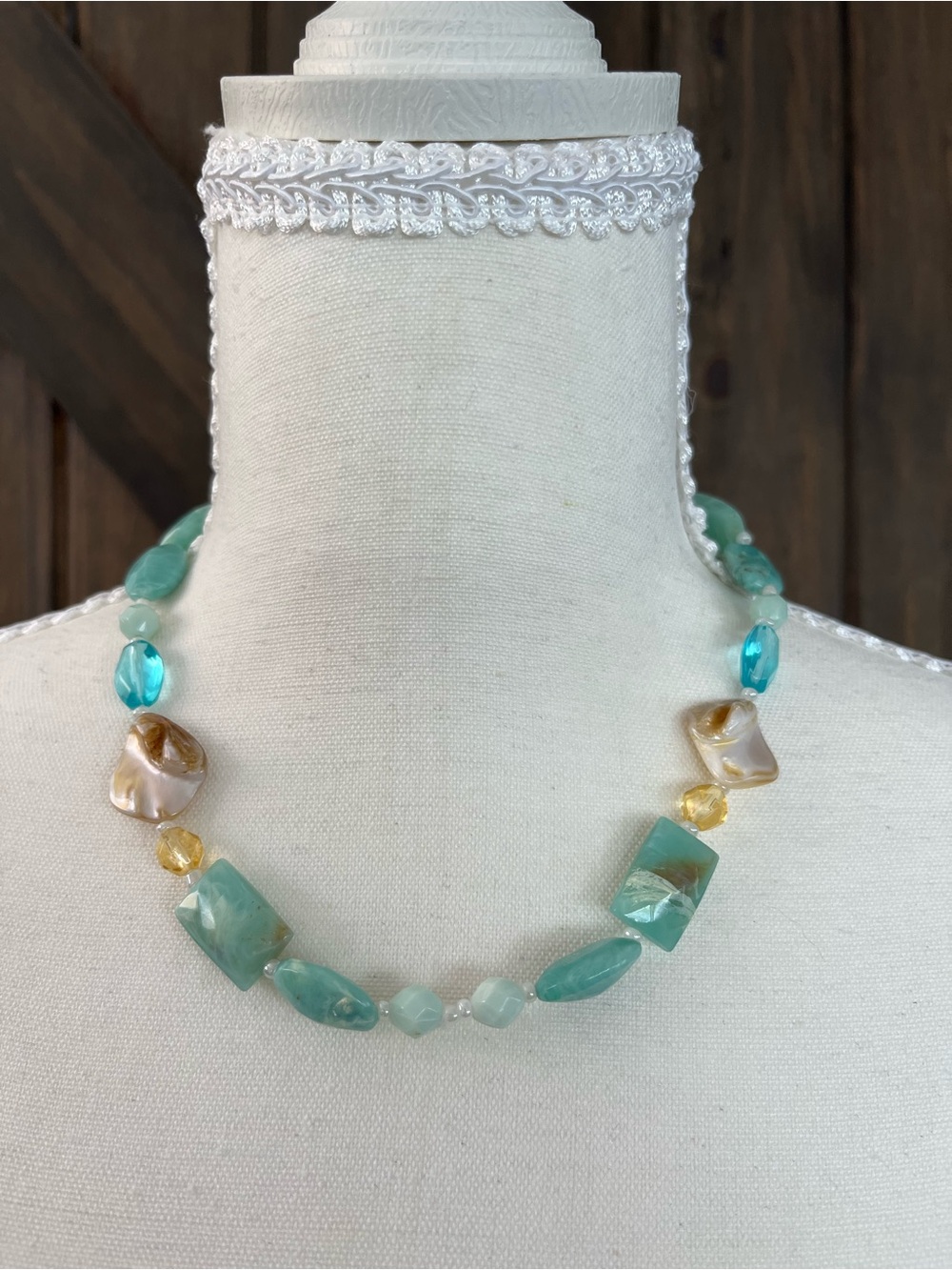 18” Aqua Green Glass & Mother of Pearl Bead Necklace Statement Necklace